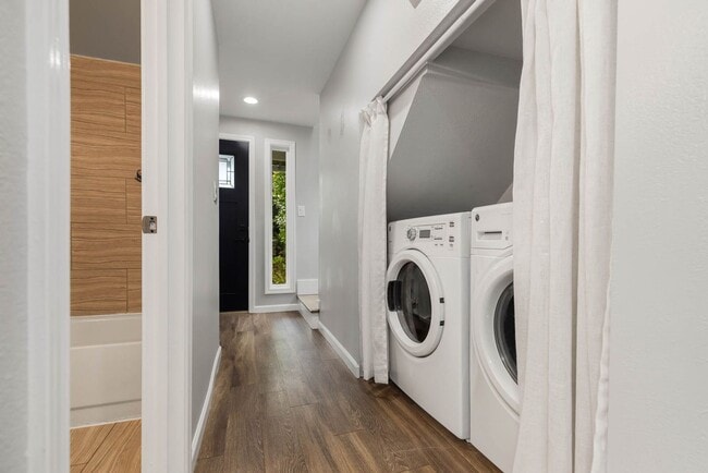 Building Photo - 923 N 100th St