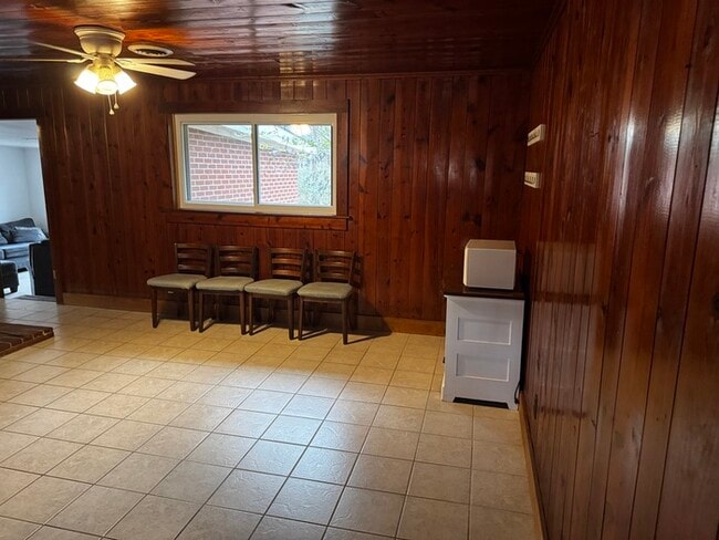 Building Photo - 215 Clark Rd