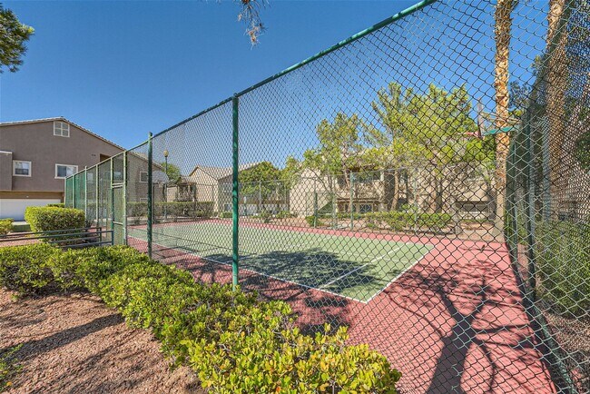 Building Photo - Elegant 2-Bedroom Condo in Gated Community...