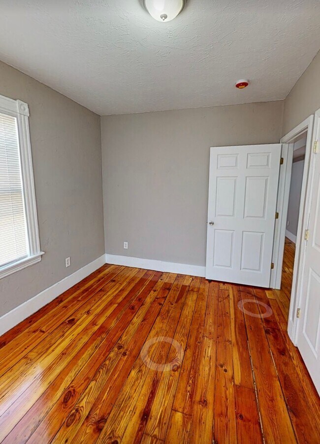 Building Photo - 159-161 Millbury St