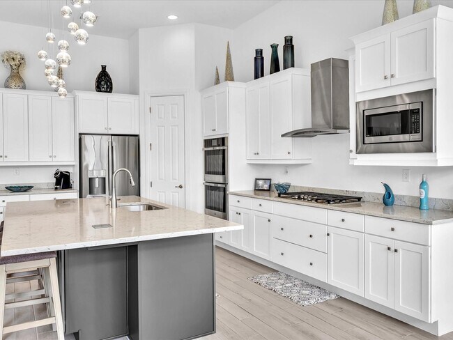 Building Photo - 8928 Bastille Cir E