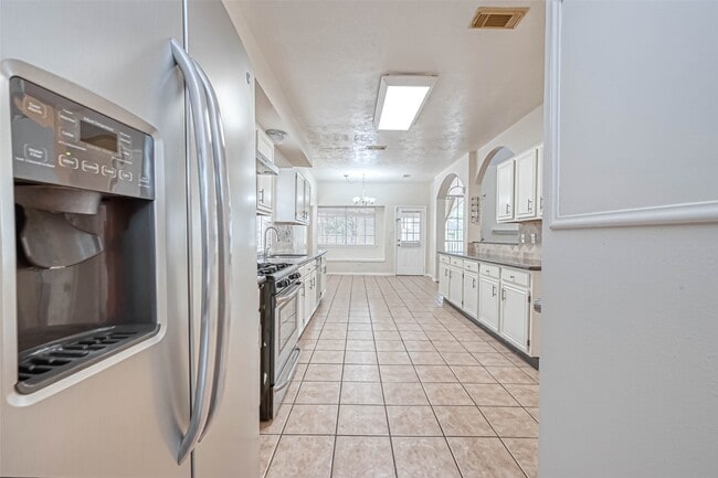 Building Photo - 17935 Western Pass Ln