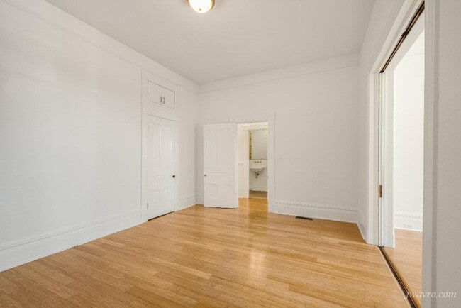Building Photo - 814 22nd St