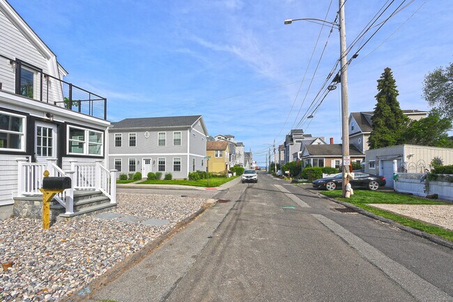 Building Photo - 33 Fairwood Ave