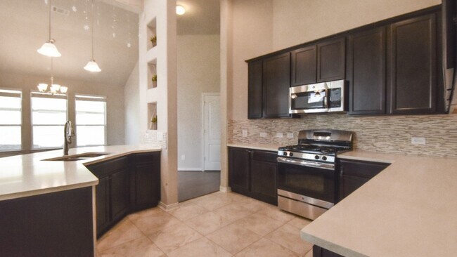 Building Photo - 613 Palmilla St