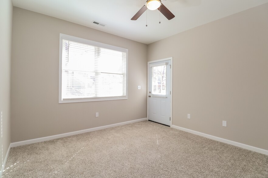 Building Photo - 216 Sycamore Cv Rd