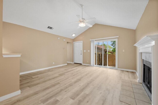 Building Photo - 16016 Fitchburg Cir