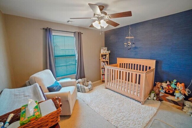 Building Photo - Gorgeous 4+1 Bdrm Home in Gladden Farms wi...