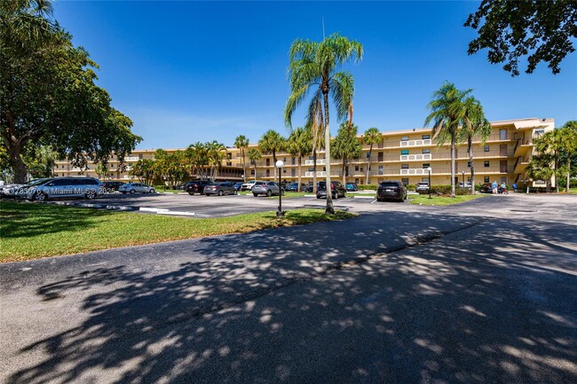 Building Photo - 9355 SW 8th St