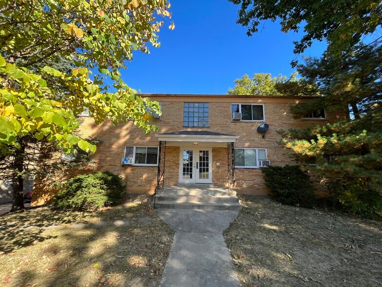 Primary Photo - 3222 Harry Lee Ln