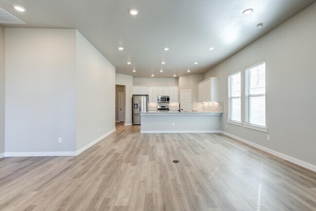 Building Photo - 1614 141st St