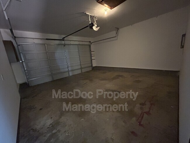 Building Photo - 1907 White Lake Dr