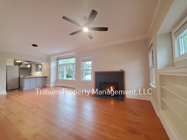 Building Photo - 1411 SE 49th Ave