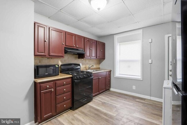 Building Photo - 415 N Belnord Ave