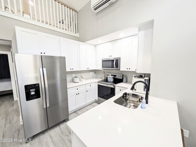 Building Photo - 124 Long Pond Loop