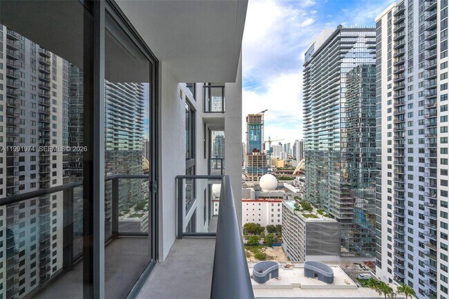 Building Photo - 11 NE 6th St