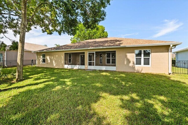 Building Photo - 410 Central Mariners Dr