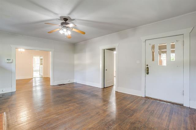 Building Photo - 2312 Mistletoe Ave