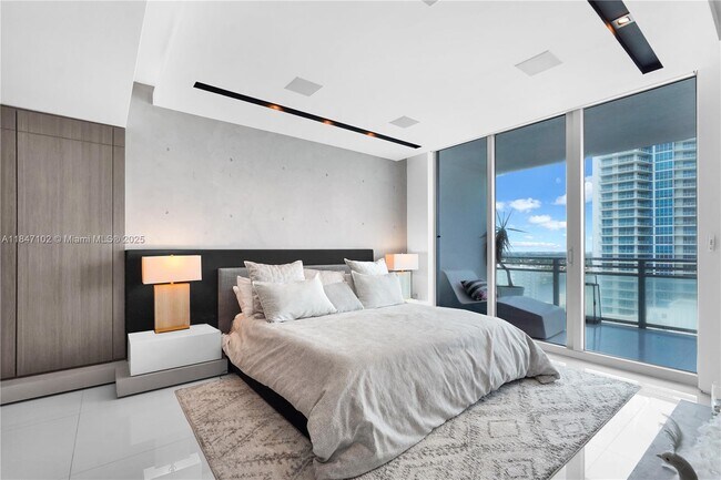 Building Photo - 3535 S Ocean Dr