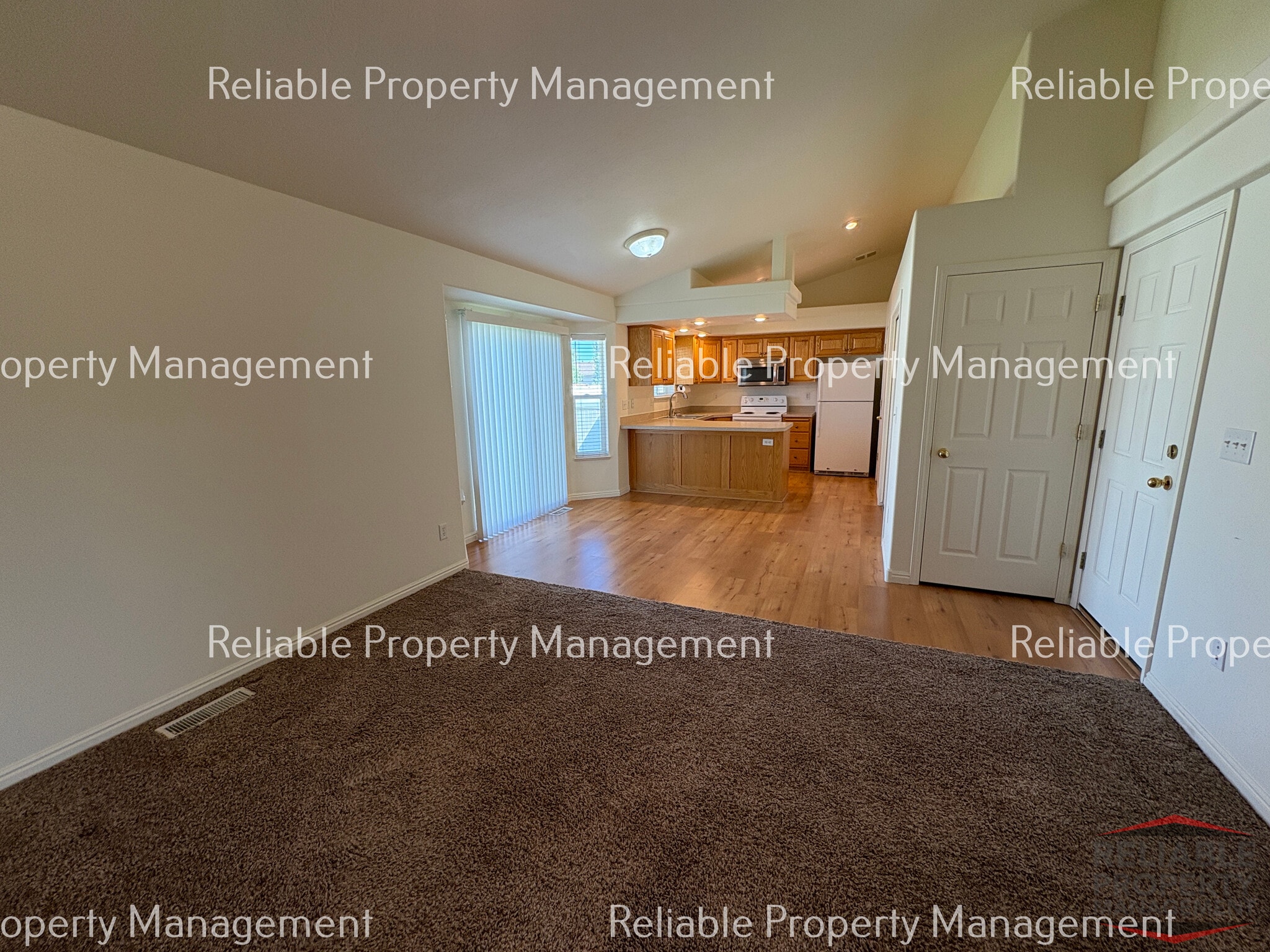Building Photo - 1150 Kingswood Cir