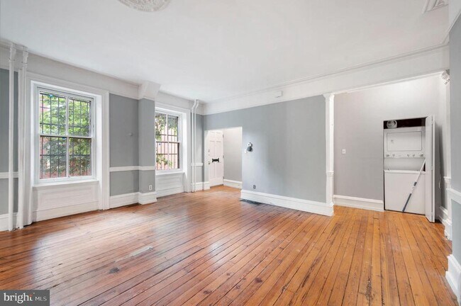 Building Photo - 641 N 16th St