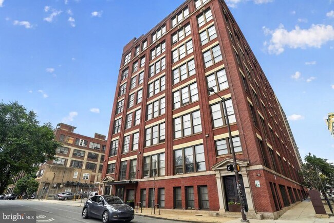 Building Photo - 1238 Callowhill St