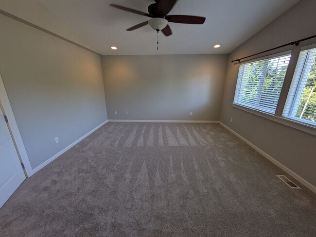 Building Photo - 404 Wallace St