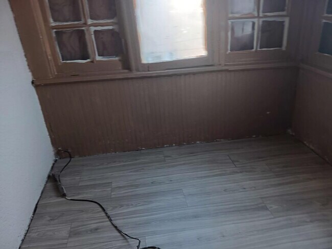 Building Photo - 119 Josephine St