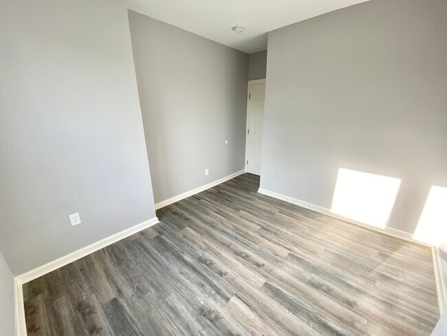 Building Photo - 4753 N 12th St