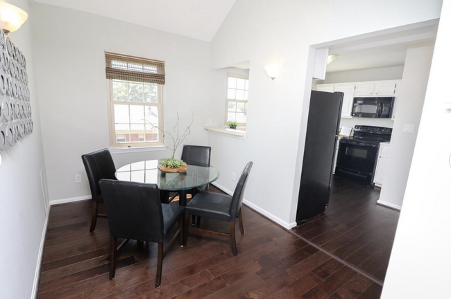 Dining room - 525 Bashford Ln