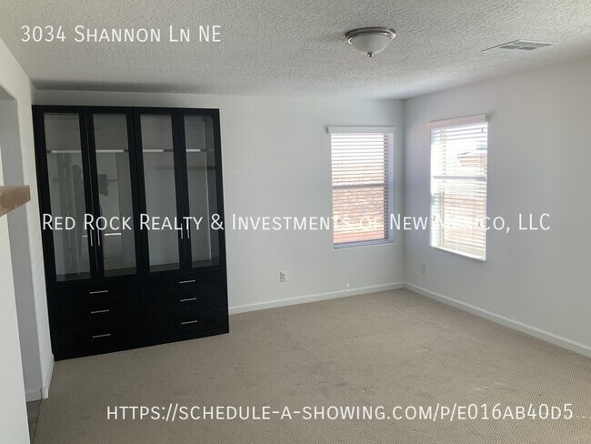 Building Photo - 3034 Shannon Ln NE
