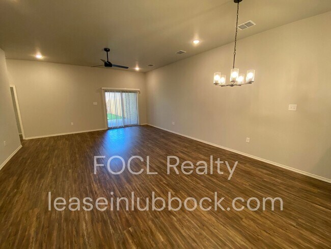 Building Photo - Luxury Townhome (Frenship ISD)