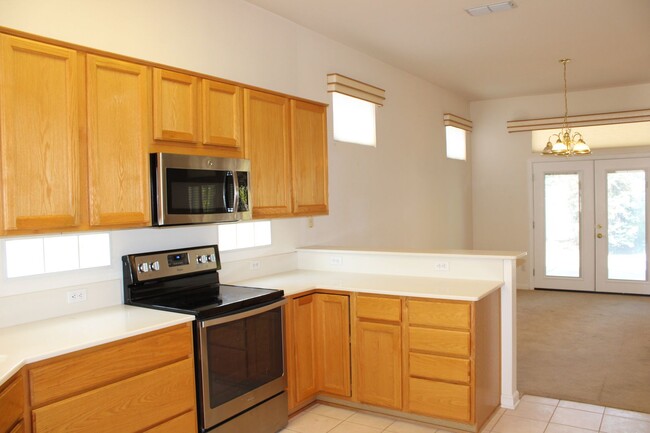 Building Photo - 5812 Sandlewood Way