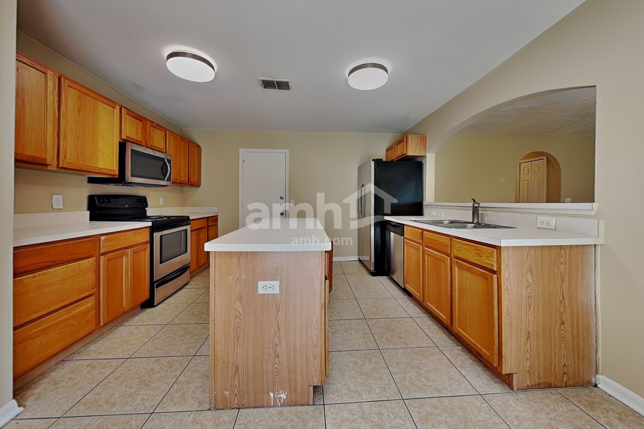 Building Photo - 30500 Birdhouse Dr