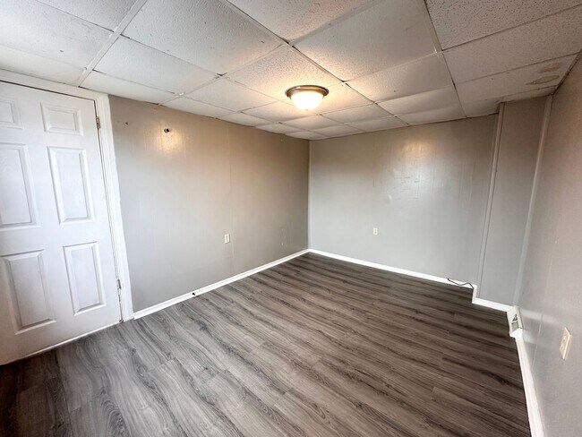 Building Photo - 627 N Hartley St