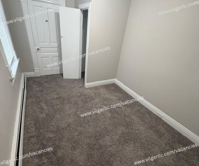 Building Photo - 136 Matteson St