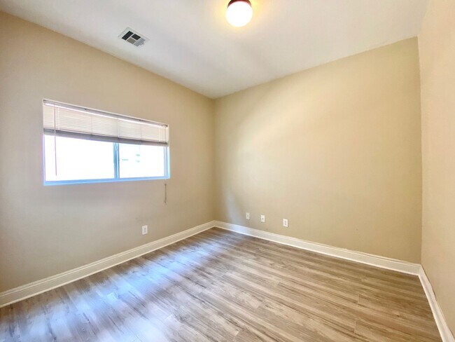 Building Photo - 6486 W Eldorado Ln