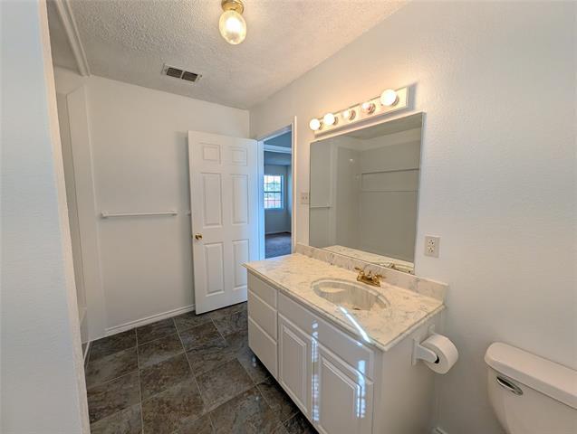 Building Photo - 406 N Denny St