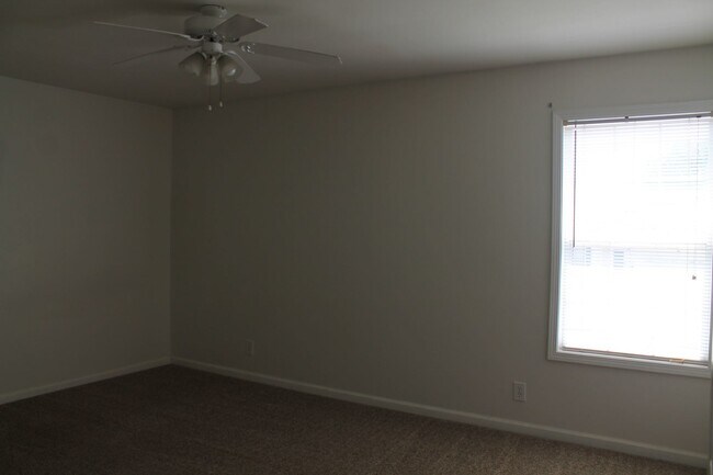 Building Photo - 255 Senator Dr