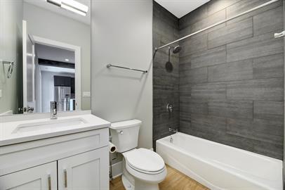 Building Photo - 4646 N Damen Ave