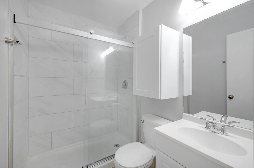 Building Photo - 801 Bracewood Cir