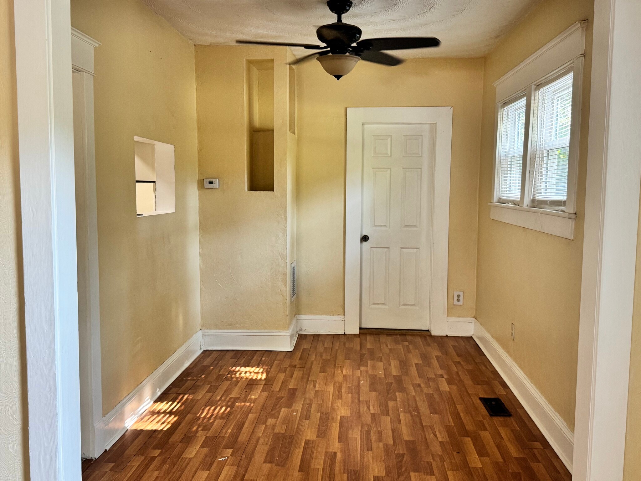 Dining Room - 827 W 37th St