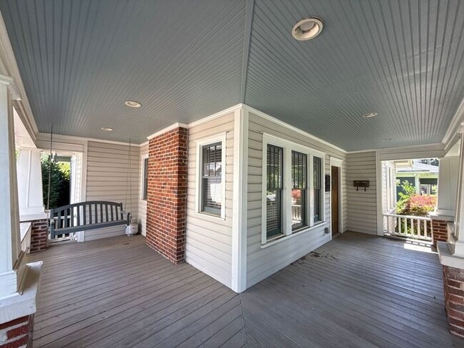 Building Photo - Wesley Heights