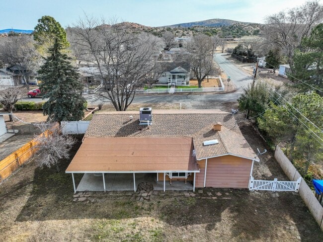 Building Photo - Home for Rent Near Willow Lake!