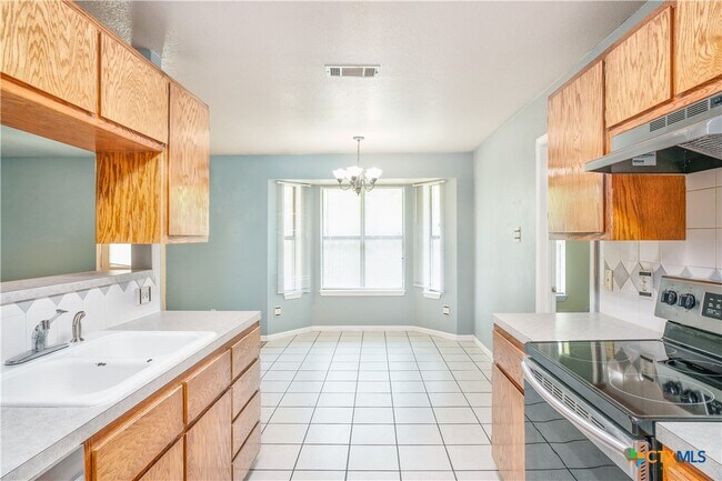 Building Photo - 4501 Embers Dr