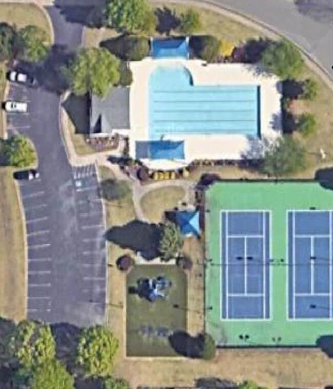 Building Photo - 3495 Ridgefair Dr