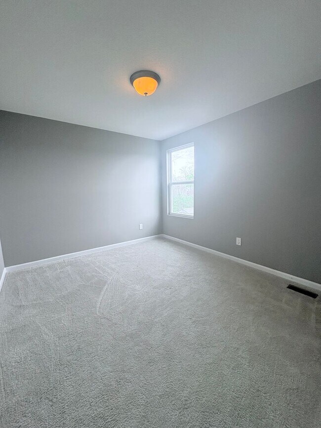 Building Photo - Stunning 3-bedroom, 3.5-bathroom home in Reynoldsburg