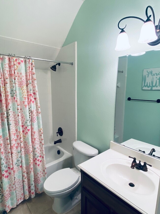 Building Photo - 408 Rosemont Ln