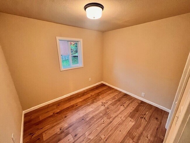 Building Photo - 2167