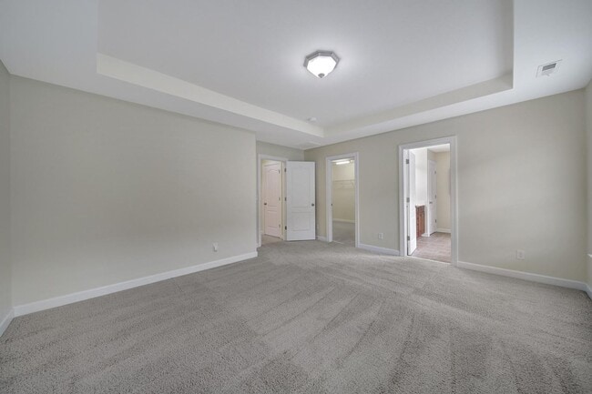 Building Photo - Lovely 3 Bed 2.5 Bath Townhome in Blakeny